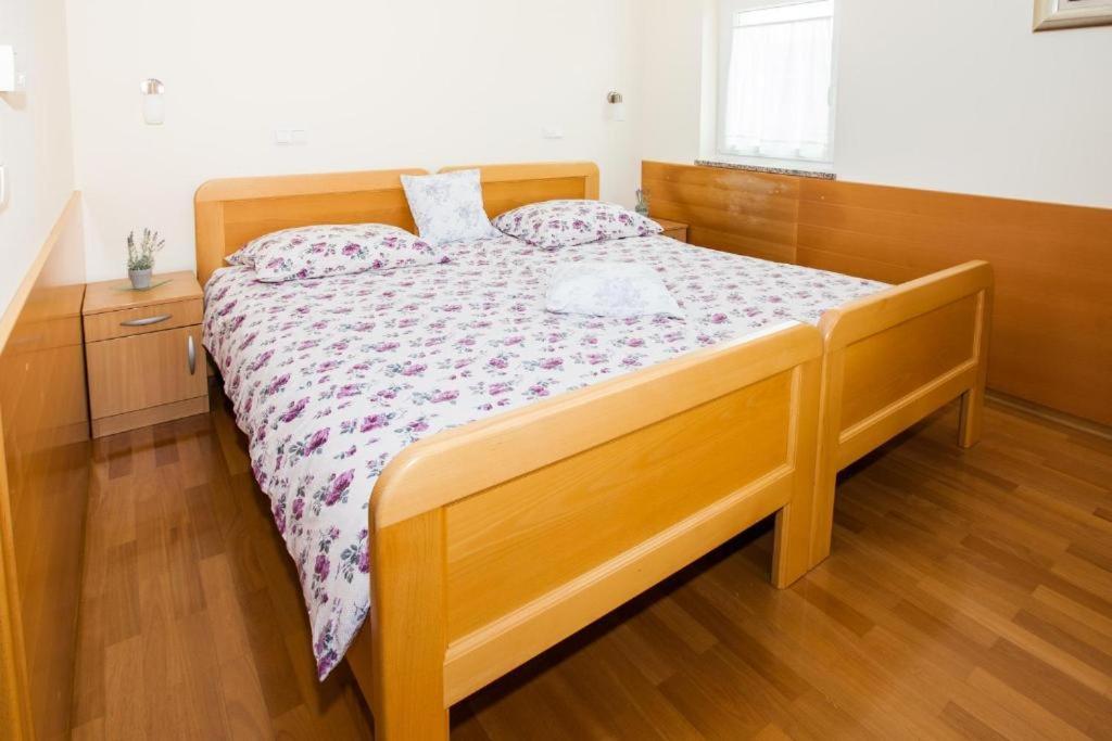 B&B Pansion Vago Малинська Екстер'єр фото